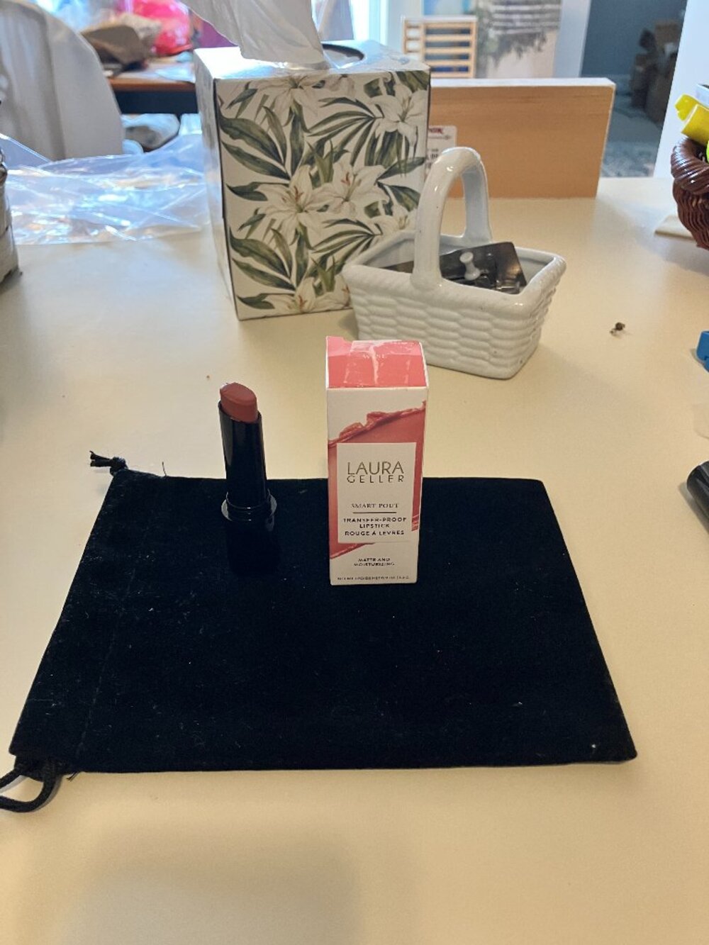 Laura Gellar, smart pout, lipstick, color wise